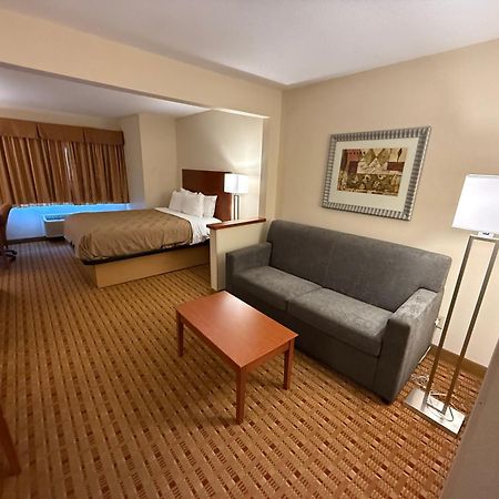 Quality Inn & Suites Eau Claire Exterior photo