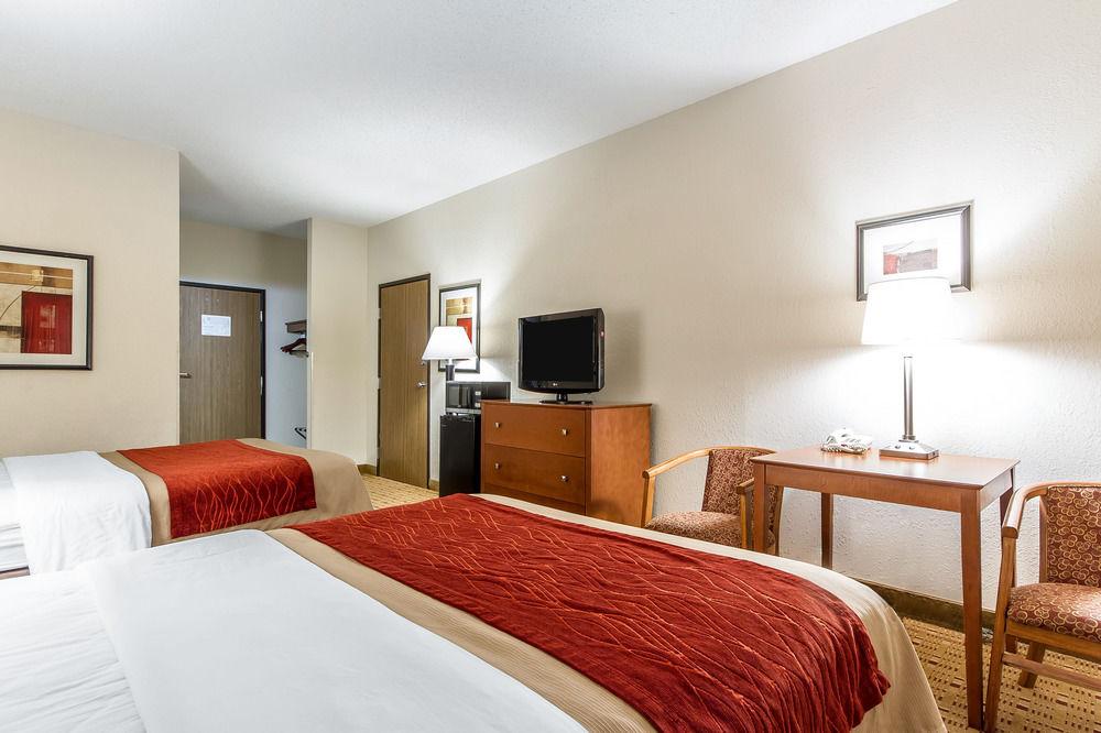 Quality Inn & Suites Eau Claire Exterior photo
