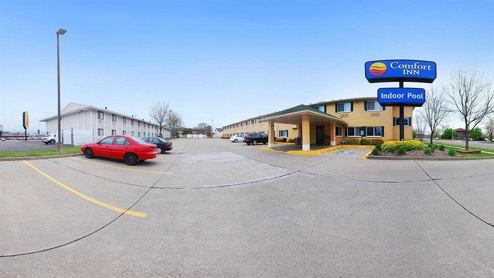 Quality Inn & Suites Eau Claire Exterior photo