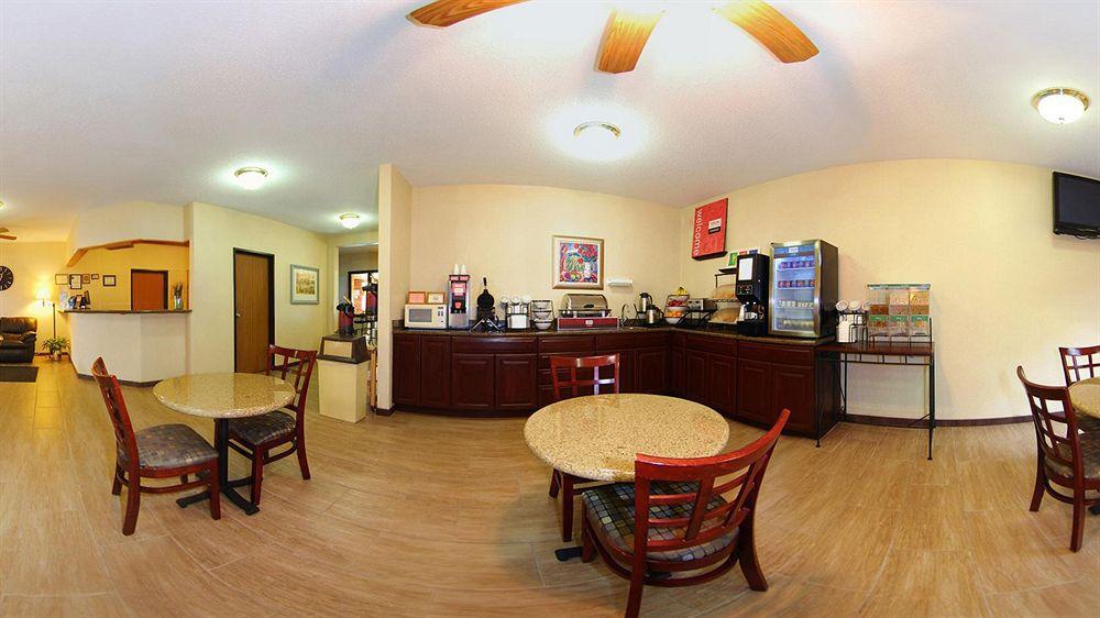 Quality Inn & Suites Eau Claire Exterior photo
