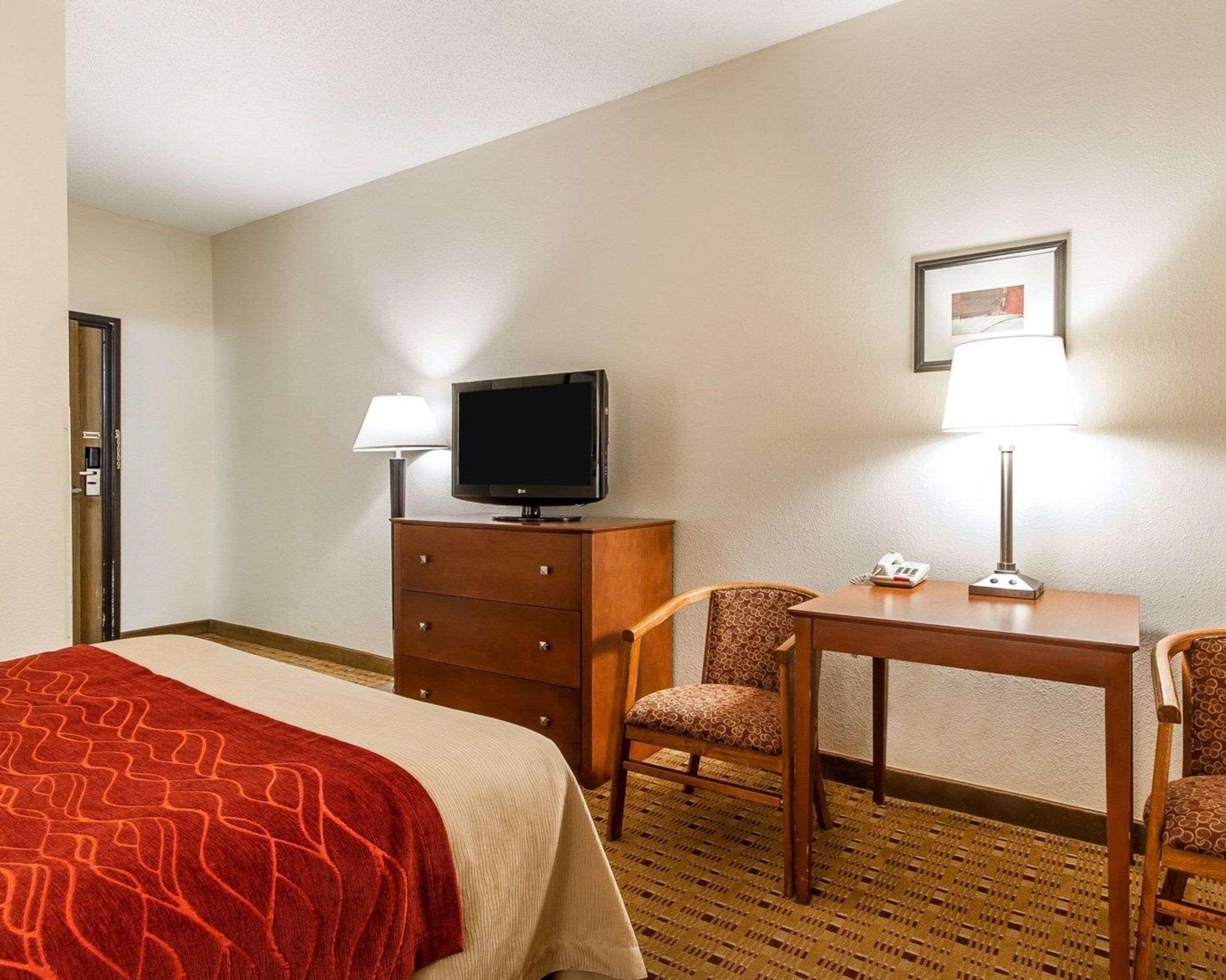 Quality Inn & Suites Eau Claire Exterior photo