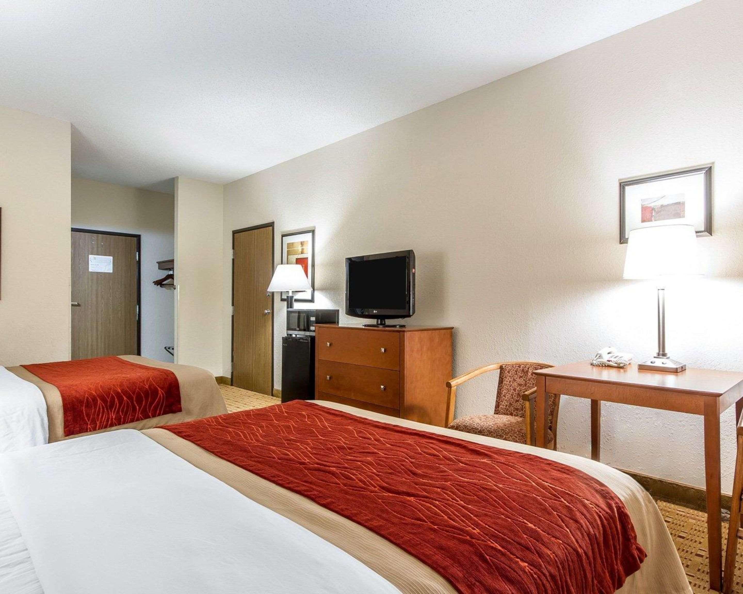 Quality Inn & Suites Eau Claire Exterior photo