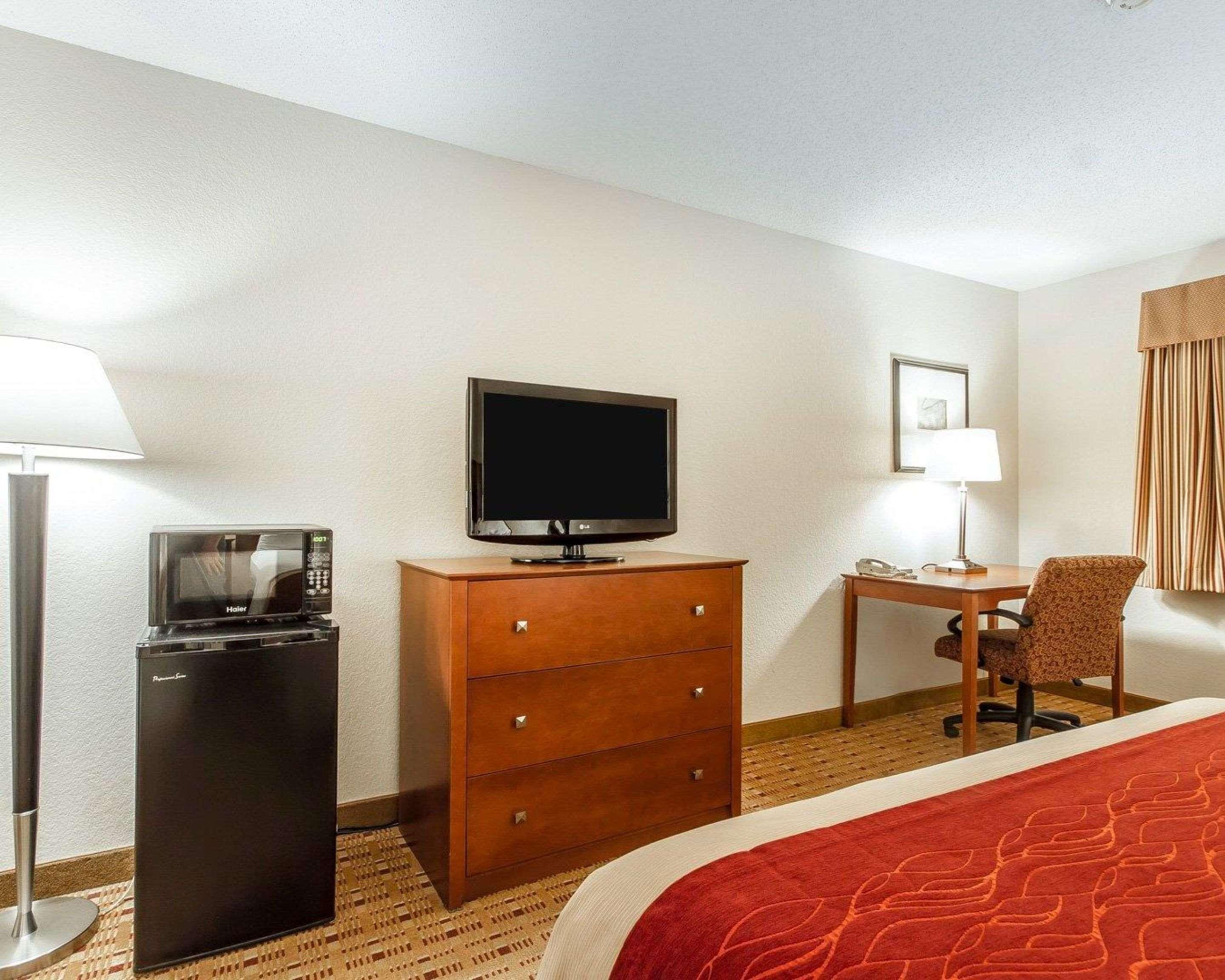 Quality Inn & Suites Eau Claire Exterior photo