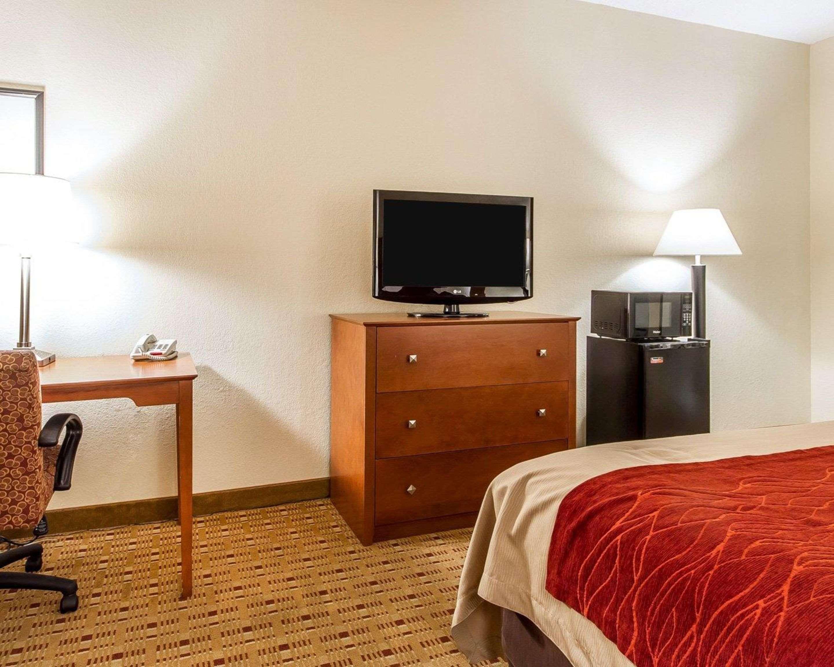 Quality Inn & Suites Eau Claire Exterior photo