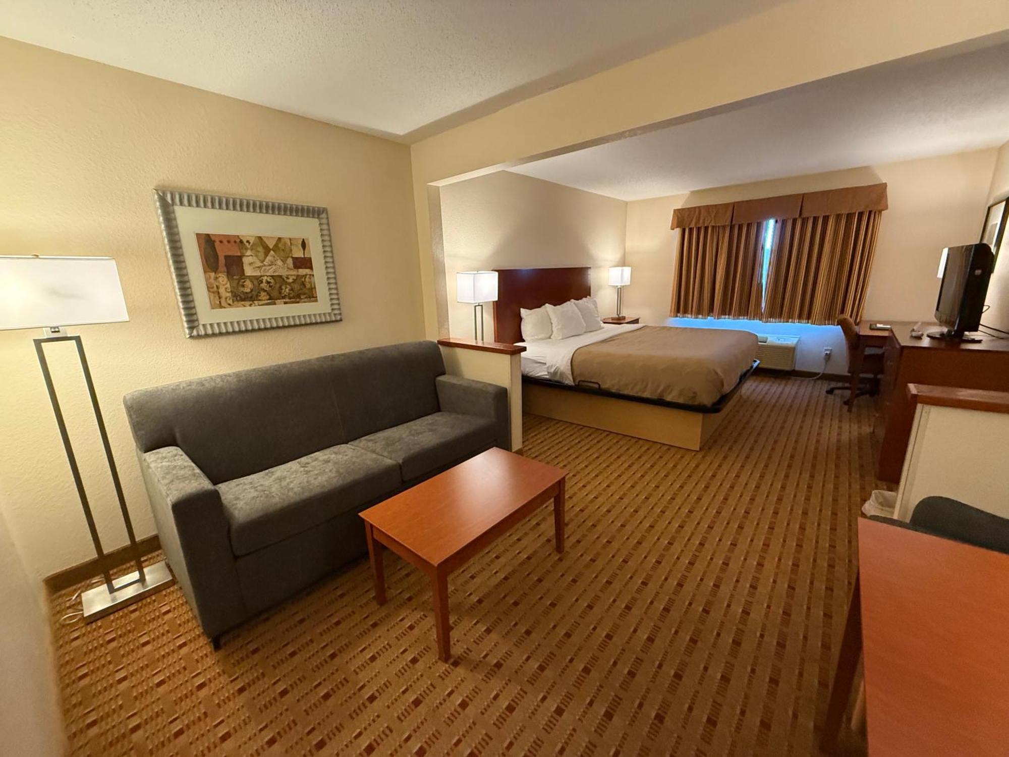 Quality Inn & Suites Eau Claire Exterior photo