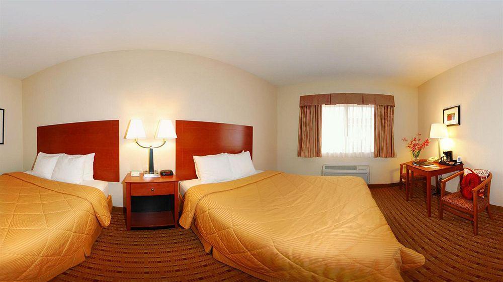 Quality Inn & Suites Eau Claire Exterior photo