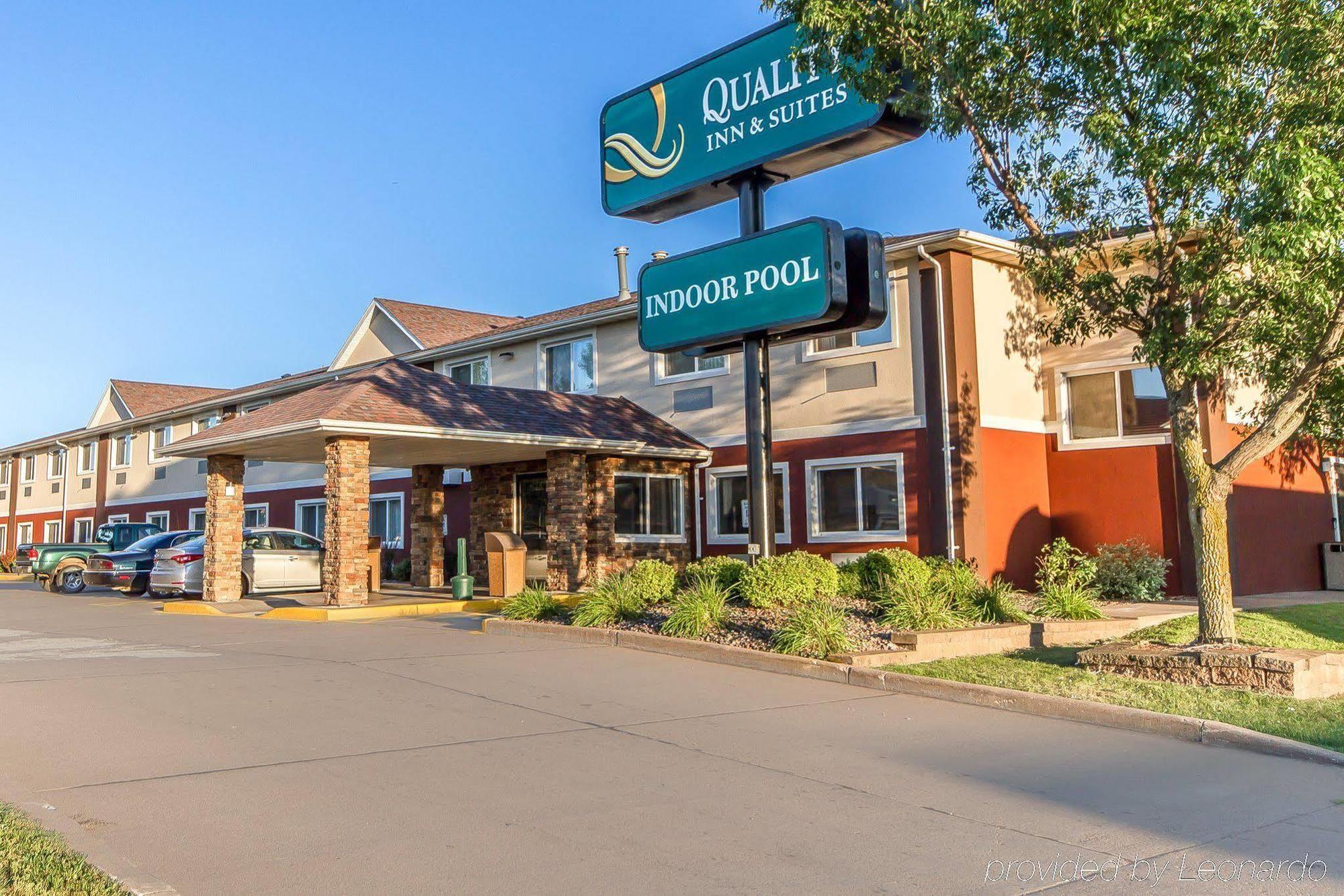 Quality Inn & Suites Eau Claire Exterior photo