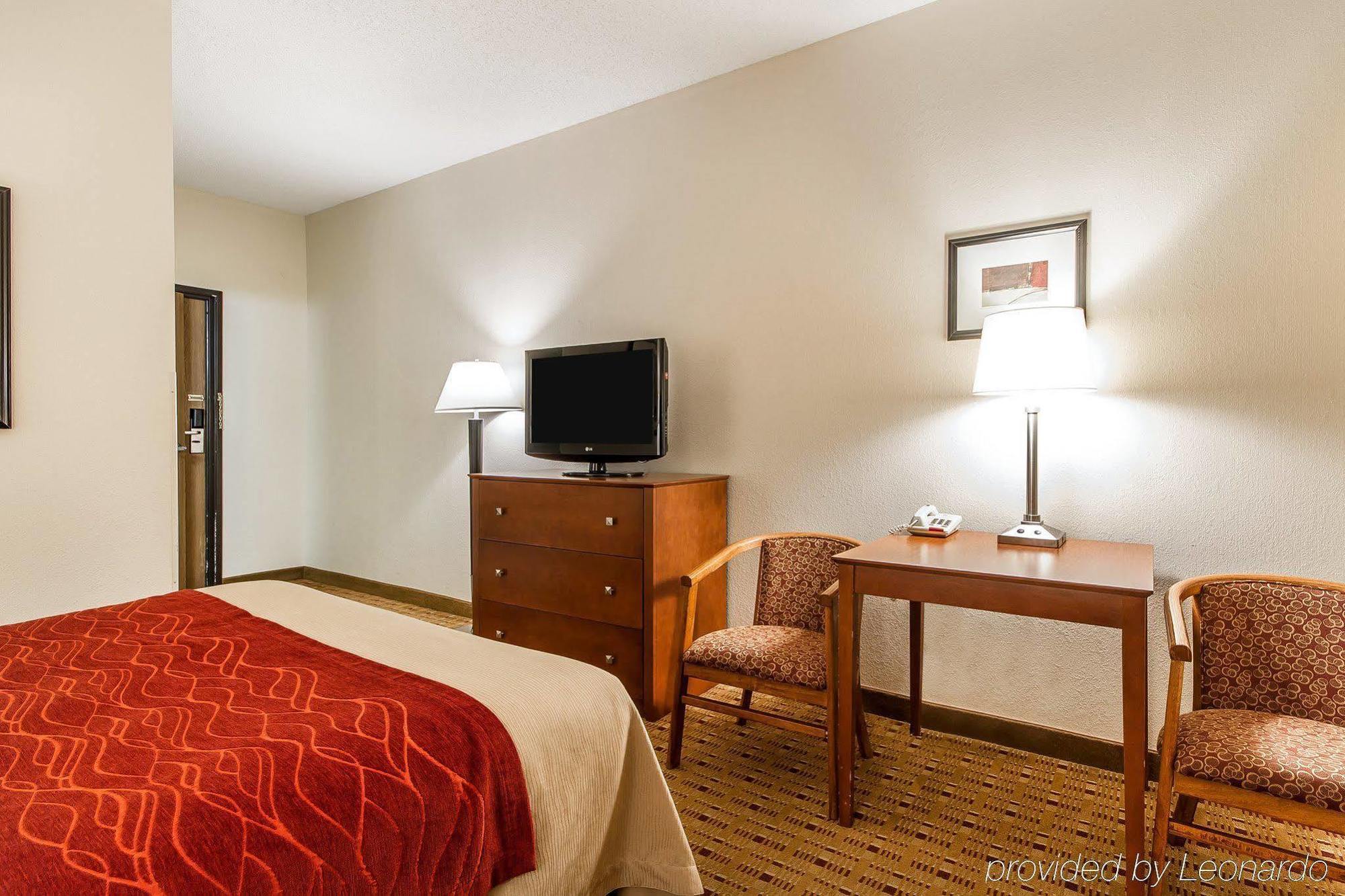 Quality Inn & Suites Eau Claire Exterior photo